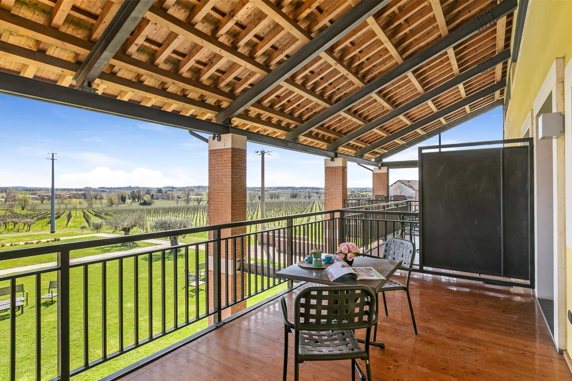 Almavite Wine Resort With Pool デセンツァーノ・デル・ガルダ エクステリア 写真