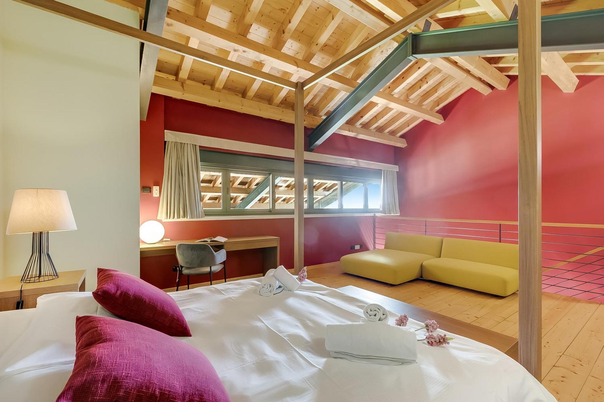 Almavite Wine Resort With Pool デセンツァーノ・デル・ガルダ エクステリア 写真