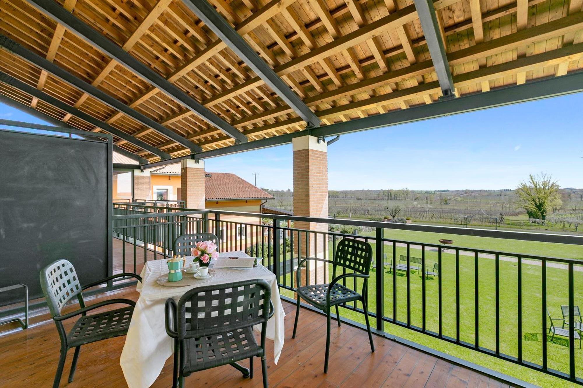 Almavite Wine Resort With Pool デセンツァーノ・デル・ガルダ エクステリア 写真
