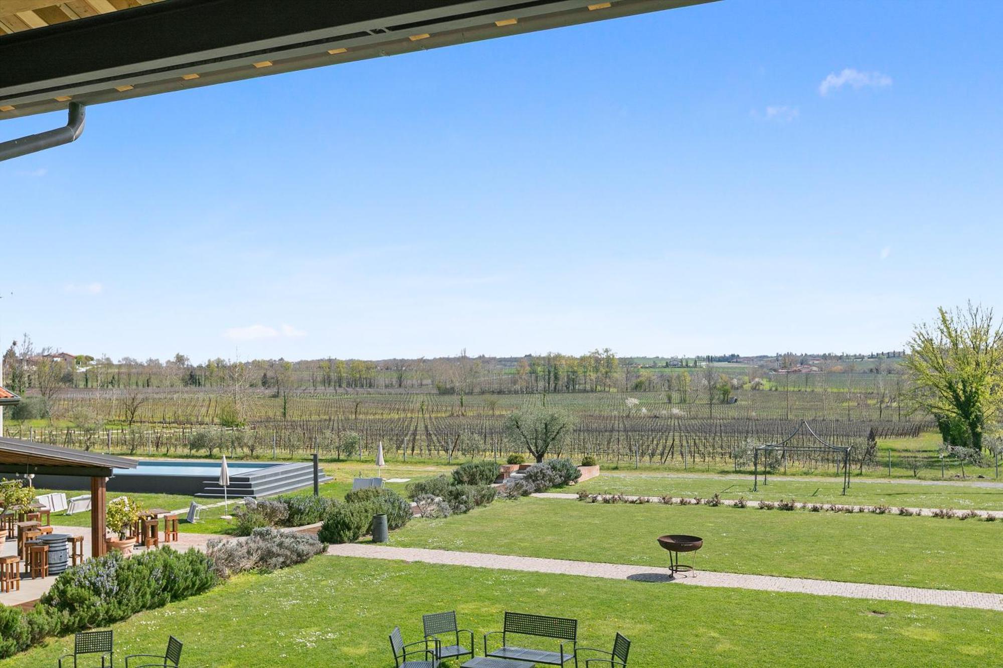 Almavite Wine Resort With Pool デセンツァーノ・デル・ガルダ エクステリア 写真