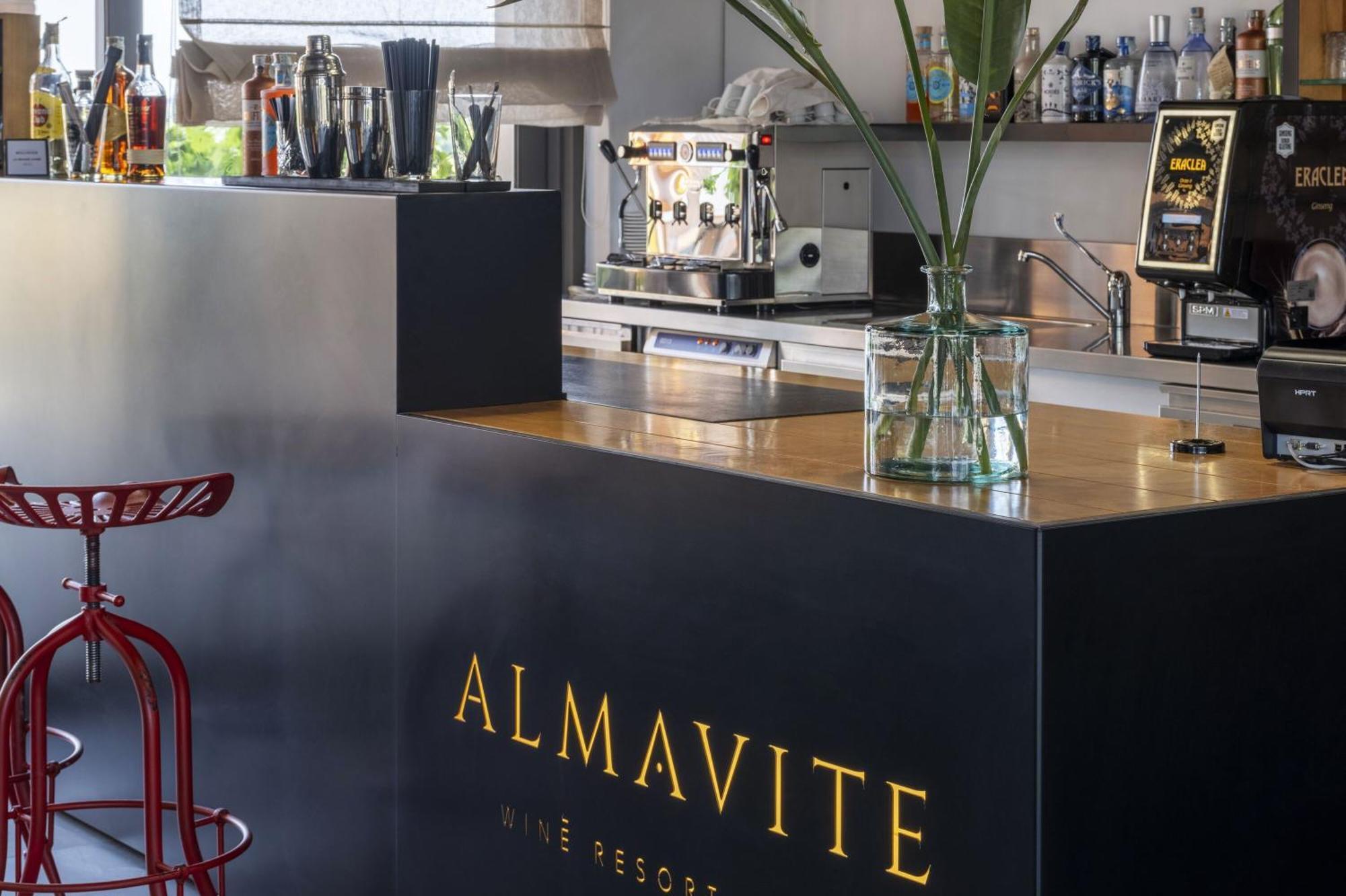 Almavite Wine Resort With Pool デセンツァーノ・デル・ガルダ エクステリア 写真