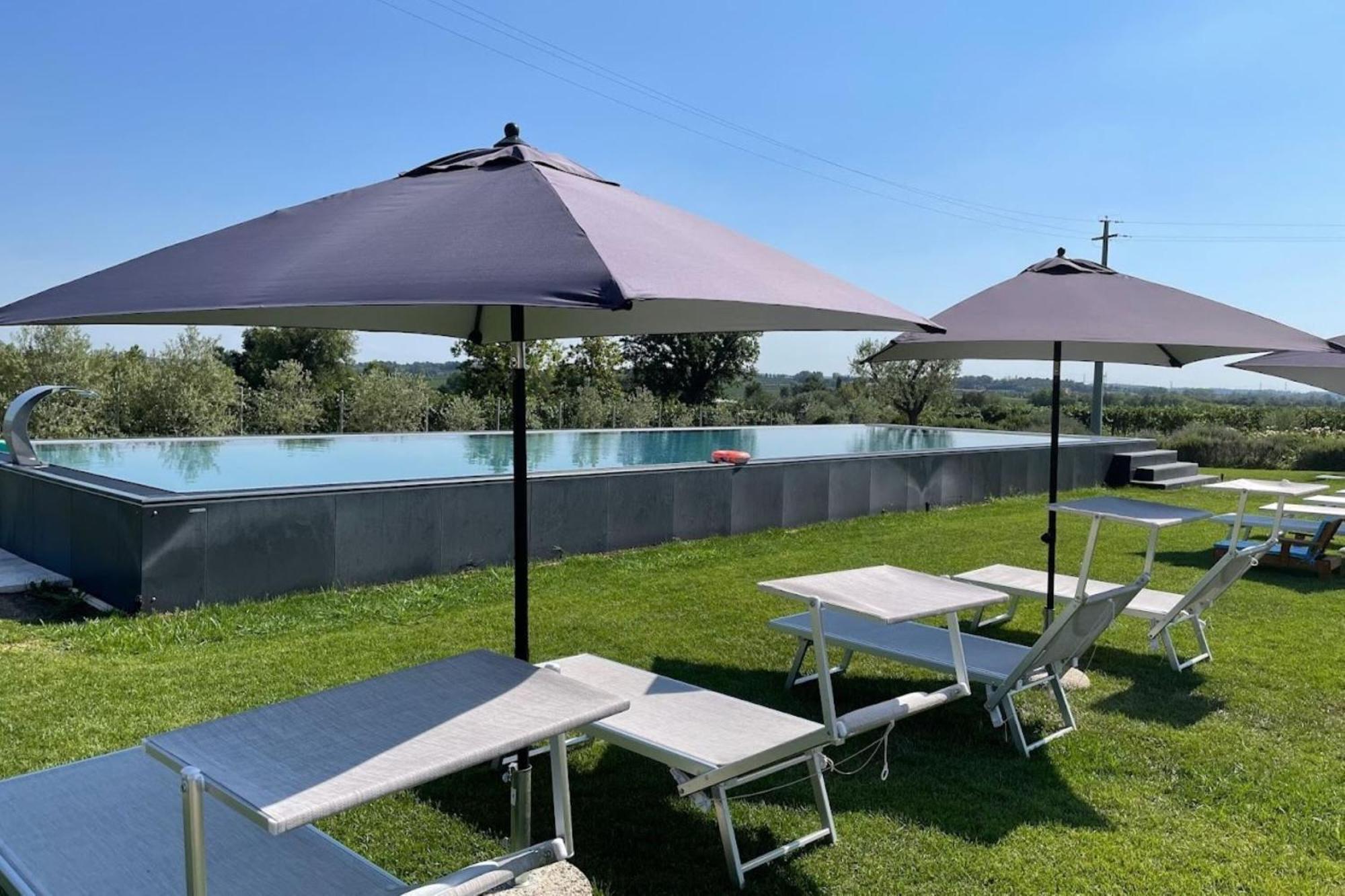 Almavite Wine Resort With Pool デセンツァーノ・デル・ガルダ エクステリア 写真
