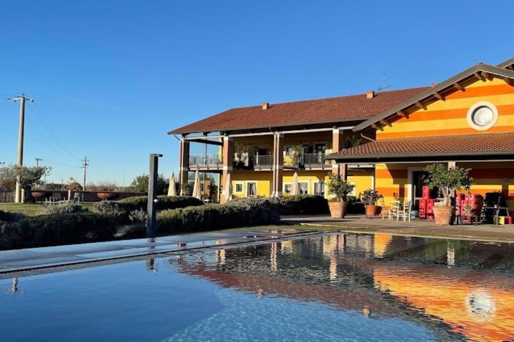 Almavite Wine Resort With Pool デセンツァーノ・デル・ガルダ エクステリア 写真