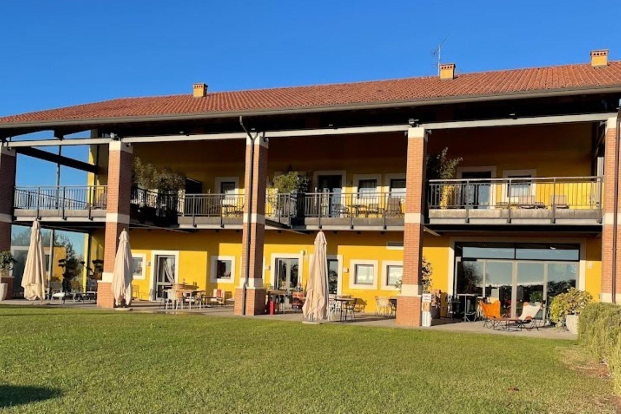 Almavite Wine Resort With Pool デセンツァーノ・デル・ガルダ エクステリア 写真